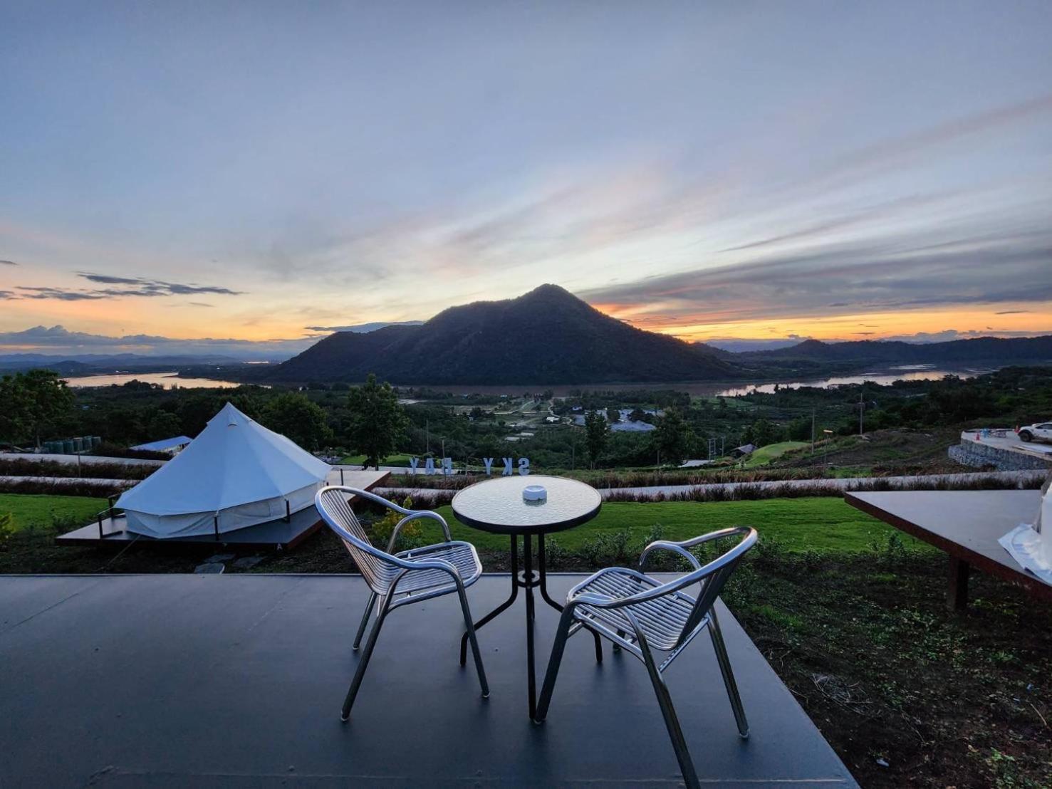 Hotel สกายเบย์ เชียงคาน à Pha Baen Extérieur photo